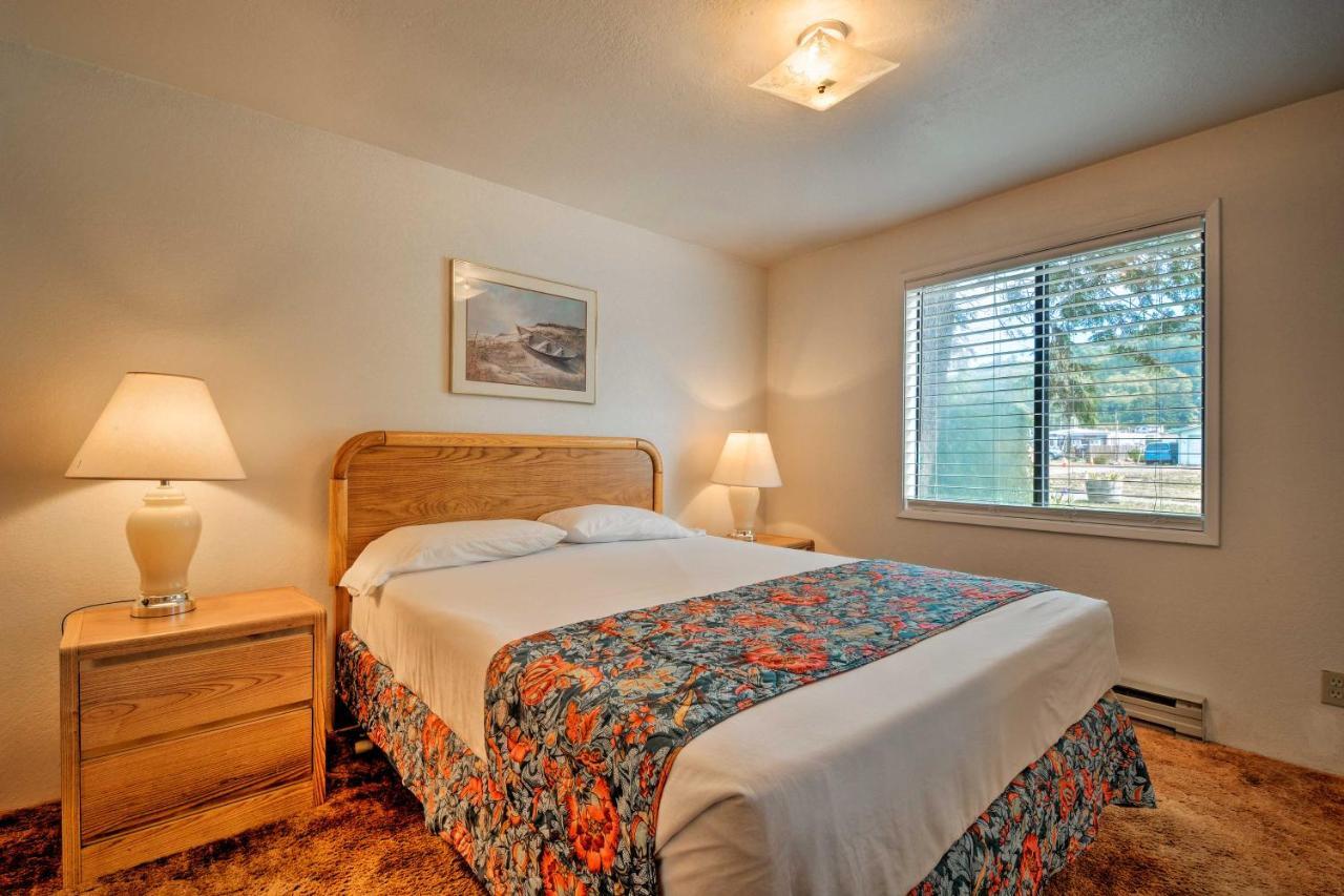 Smith River Vintage Cabin Oceanfront Deck And Views Exterior photo